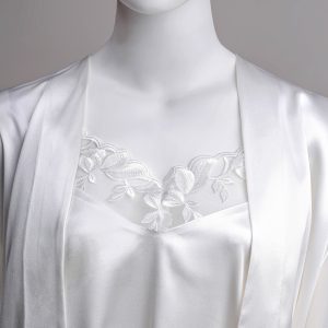 ست لباس خواب عروس طراحی با تور